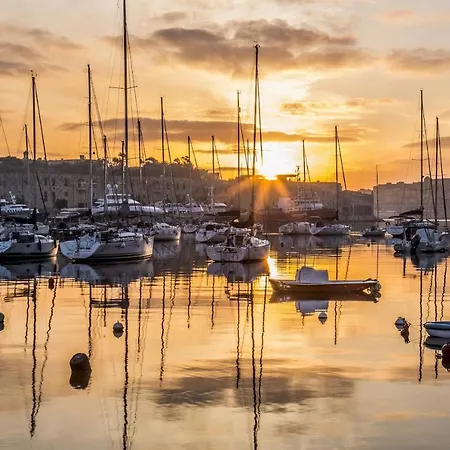 Art Deco In By Buena Vista * Sliema